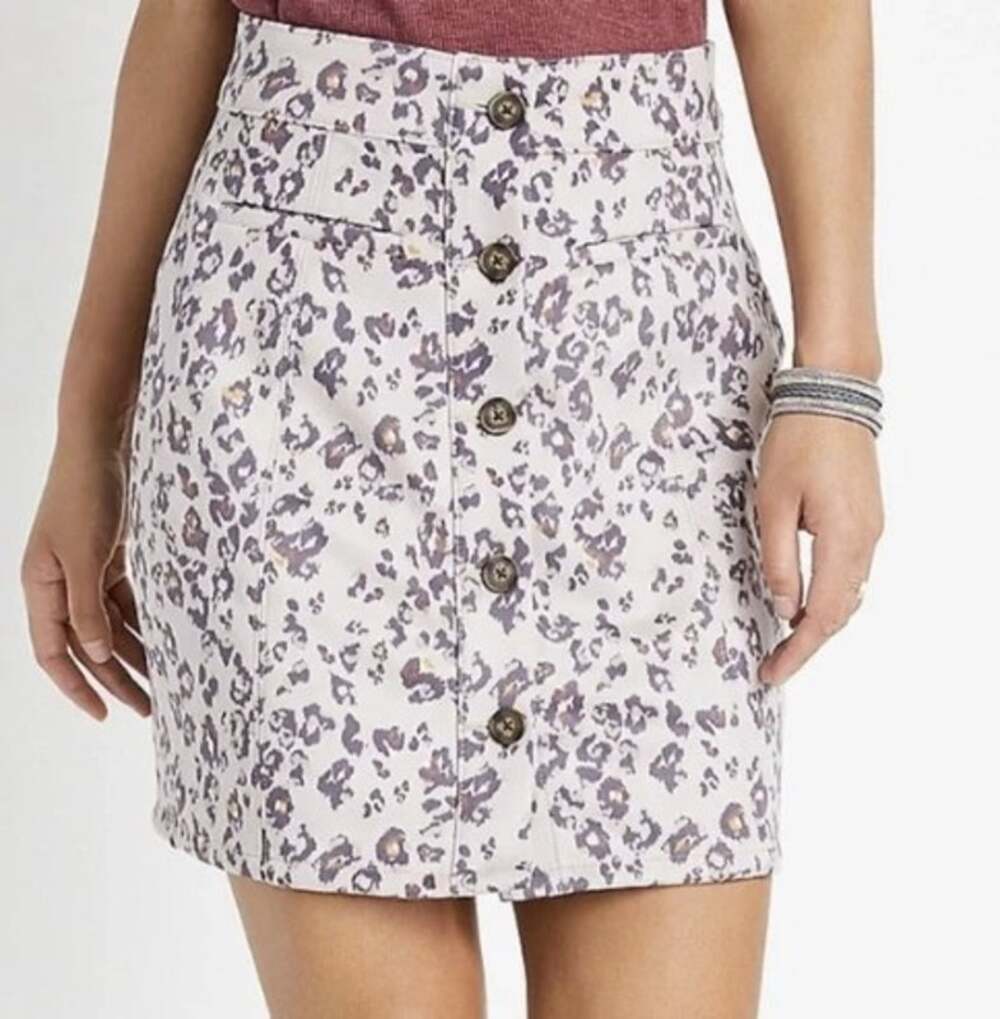Maurices Suede 6 Pencil Skirt Button Skirt Polyester Blend Cheetah Print Tan